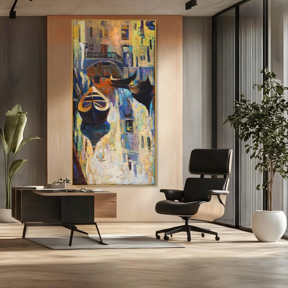 Tablou canvas cu pictura canvas cu gondole in venetia, in rama de aluminiu auriu, pe perete intr-un birou